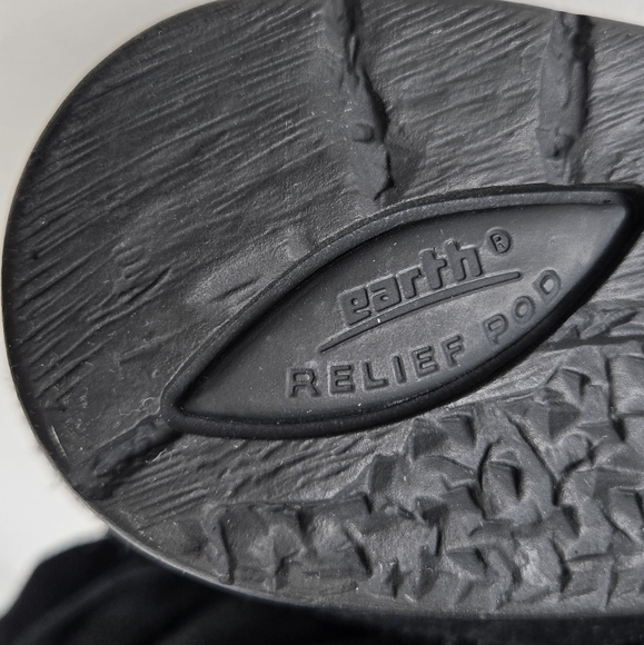 Earth Black Lace-Up Suede Leather Boots - Picture 13 of 14